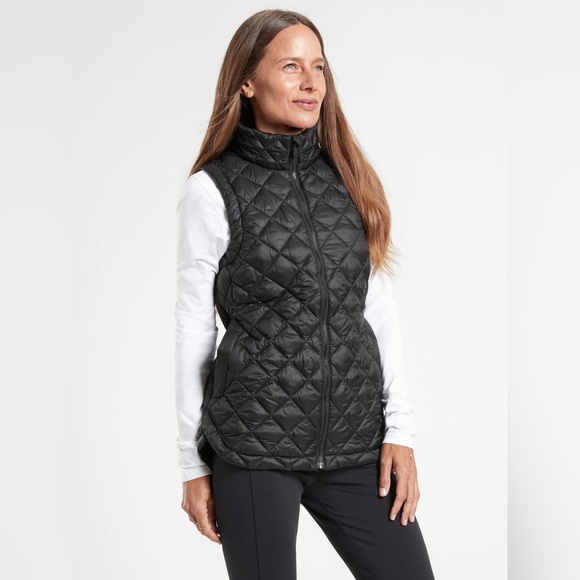 Athleta Black Whisper Featherless Vest Size Small - Picture 1 of 11